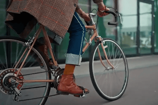 Carbon vs. Aluminum: Which is Better for Your Commute?
