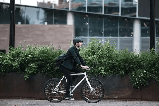 Carbon Wheels in the City: A Practical Choice for Commuters